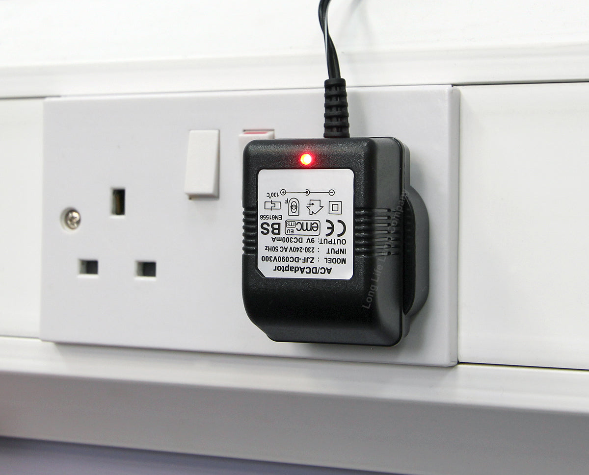 Replacement 9V DC300mA Mains Charger for Rechargeable Flood Lights Torch Battery