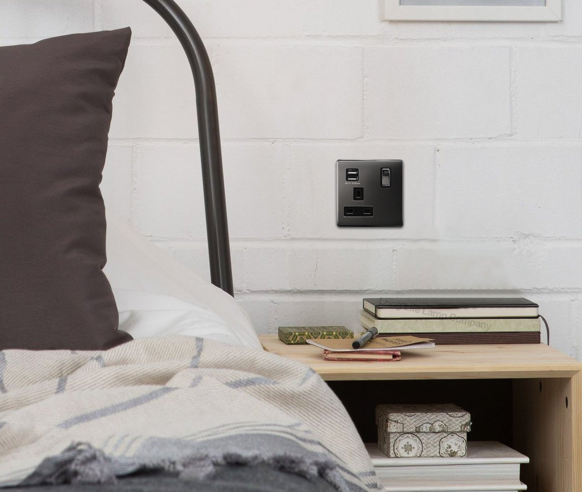 1 Gang USB Switch Socket 13A Twin Port Black Nickel Single Plug Wall Outlet N501GME - Energy Light Bulbs - Free delivery on all orders