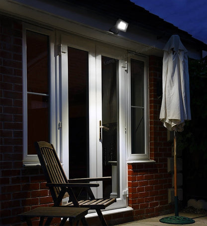 10w LED Floodlight Cool White 6000k Energy Saving 100w Equivalent IP65 NAV - Energy Light Bulbs - Free delivery on all orders
