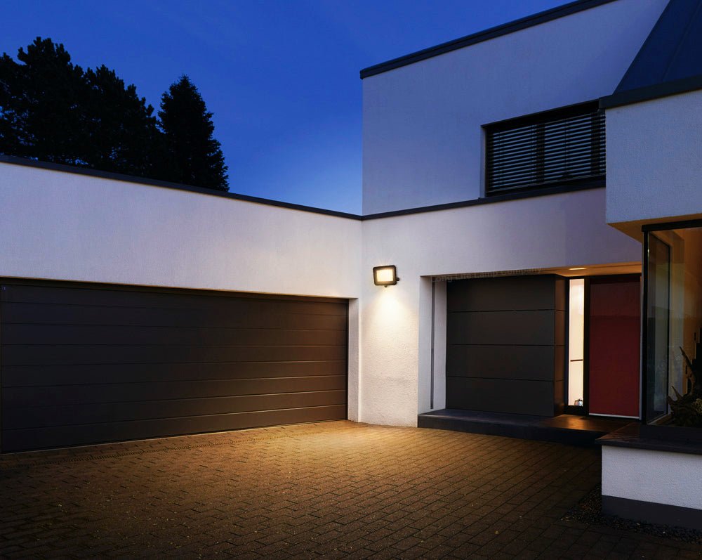 30W Outdoor LED Flood Light Warm White 3000K IP65 - Energy Light Bulbs - Free delivery on all orders