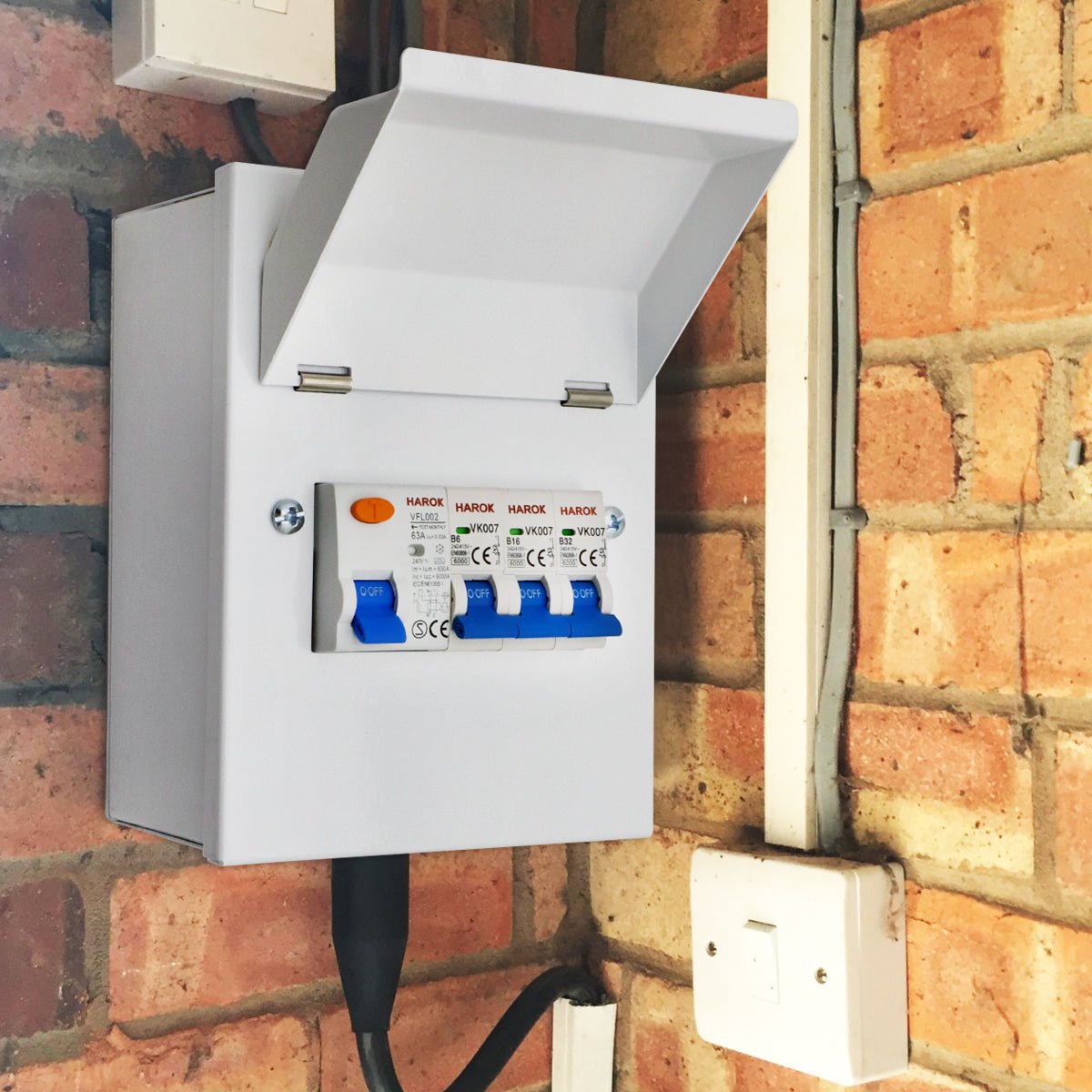 5 Way Metal Garage Consumer Unit 63A RCD, 6A, 16A, 32A MCB Amendment 3 - Energy Light Bulbs - Free delivery on all orders
