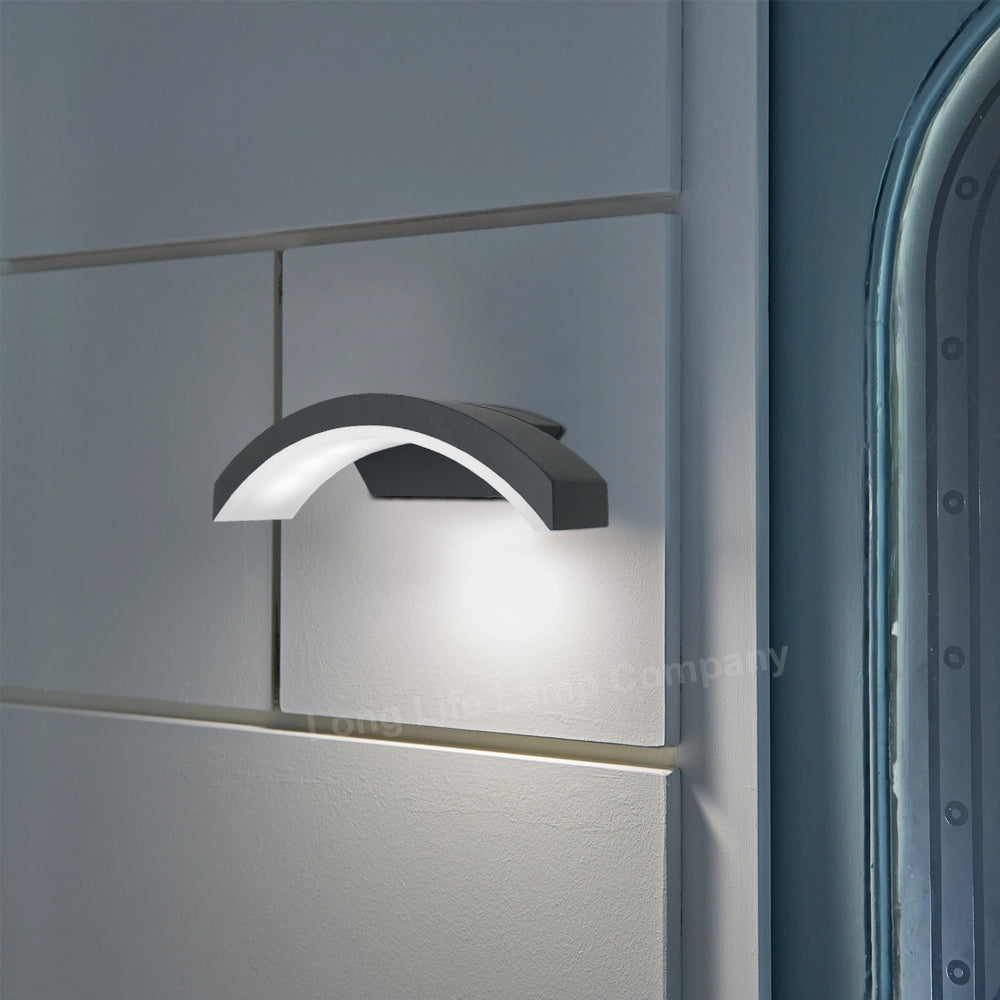 Modern Curved 7W LED Outdoor Wall Light Cool White