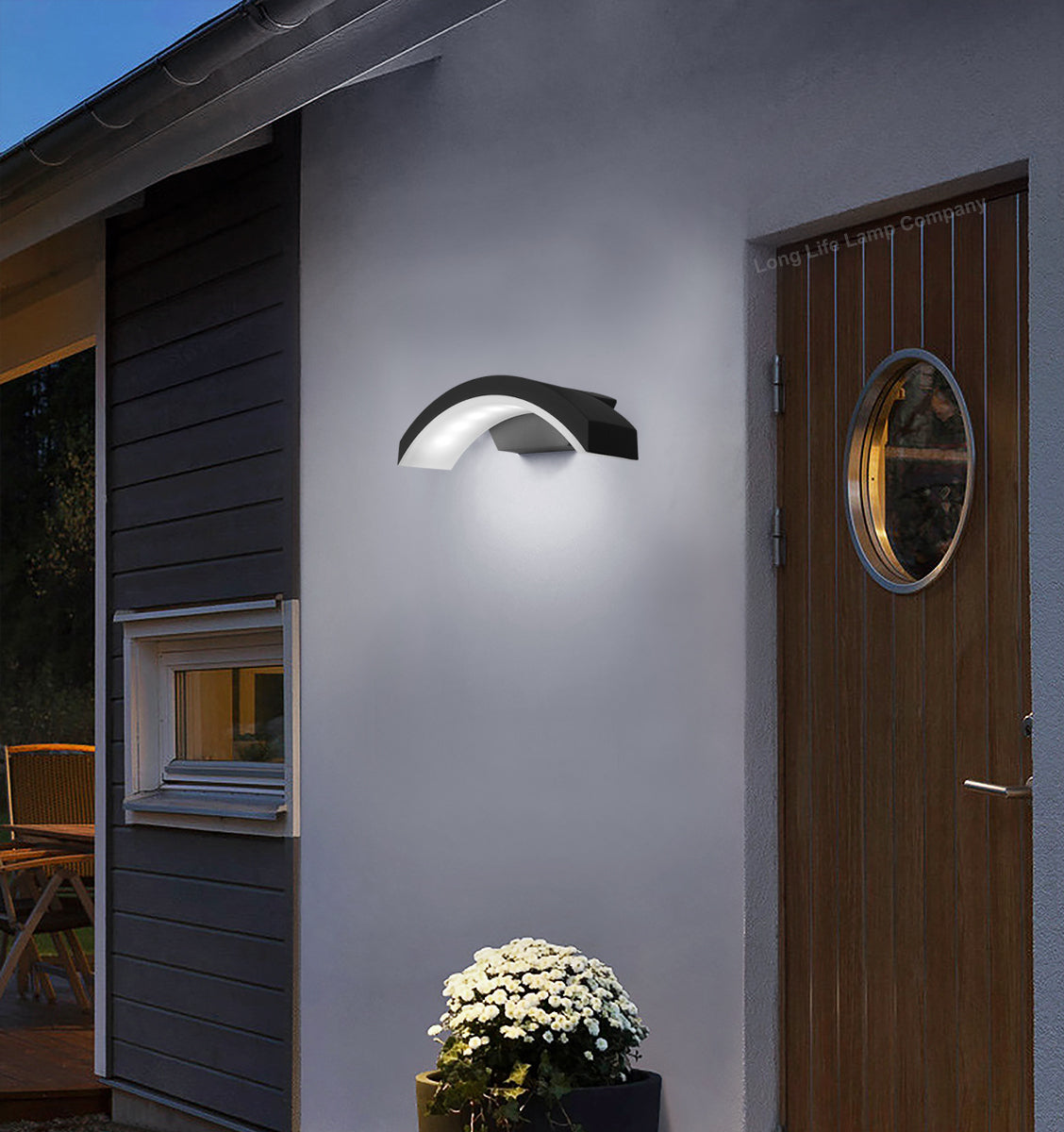 Modern Curved 7W LED Outdoor Wall Light Cool White