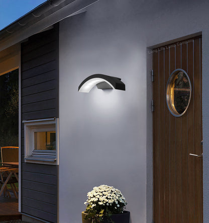 Modern Curved 7W LED Outdoor Wall Light Cool White