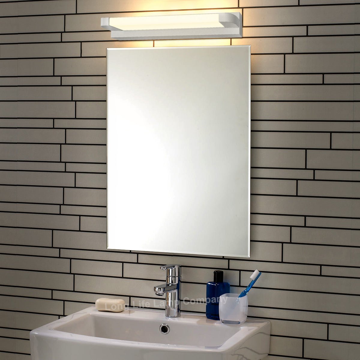 7w LED Bathroom Mirror Wall Light Warm White 3000k IP44 - Energy Light Bulbs - Free delivery on all orders