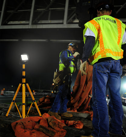 30W LED Floodlight Tripod Stand Job Site Work Light IP65