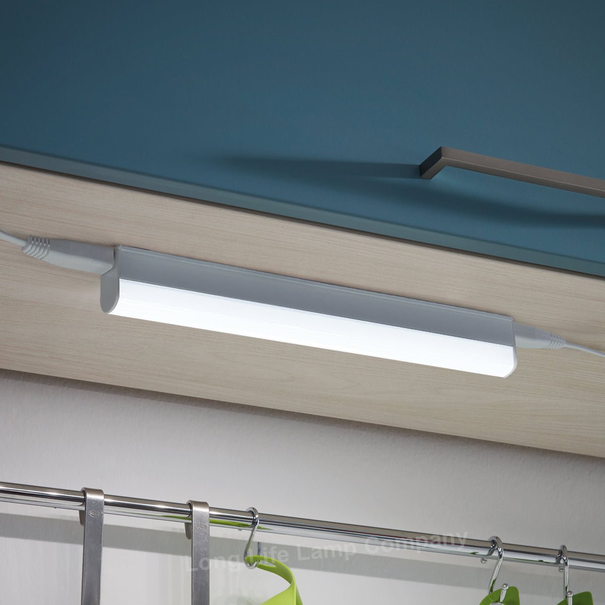 9w LED T5 Under Cabinet Link Light 6000k Cool White AC Pack Of 3 X 200mm With Plug - Energy Light Bulbs - Free delivery on all orders