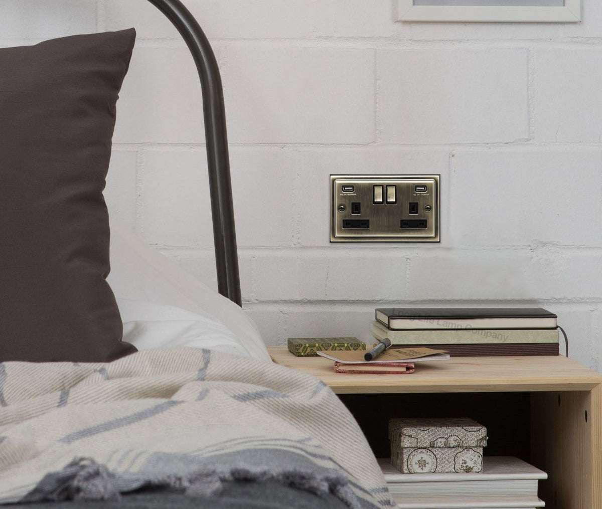 Antique Brass USB Double Wall Plug Socket 2 Gang 13A with 2 USB Charger Port Outlets Socket Plate BE776KME - Energy Light Bulbs - Free delivery on all orders