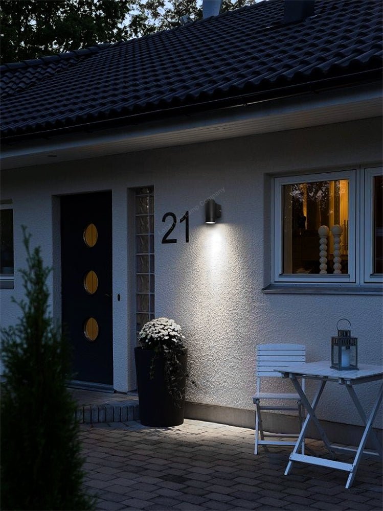 Black Stainless Steel Single Outdoor Wall Light IP65 - Energy Light Bulbs - Free delivery on all orders