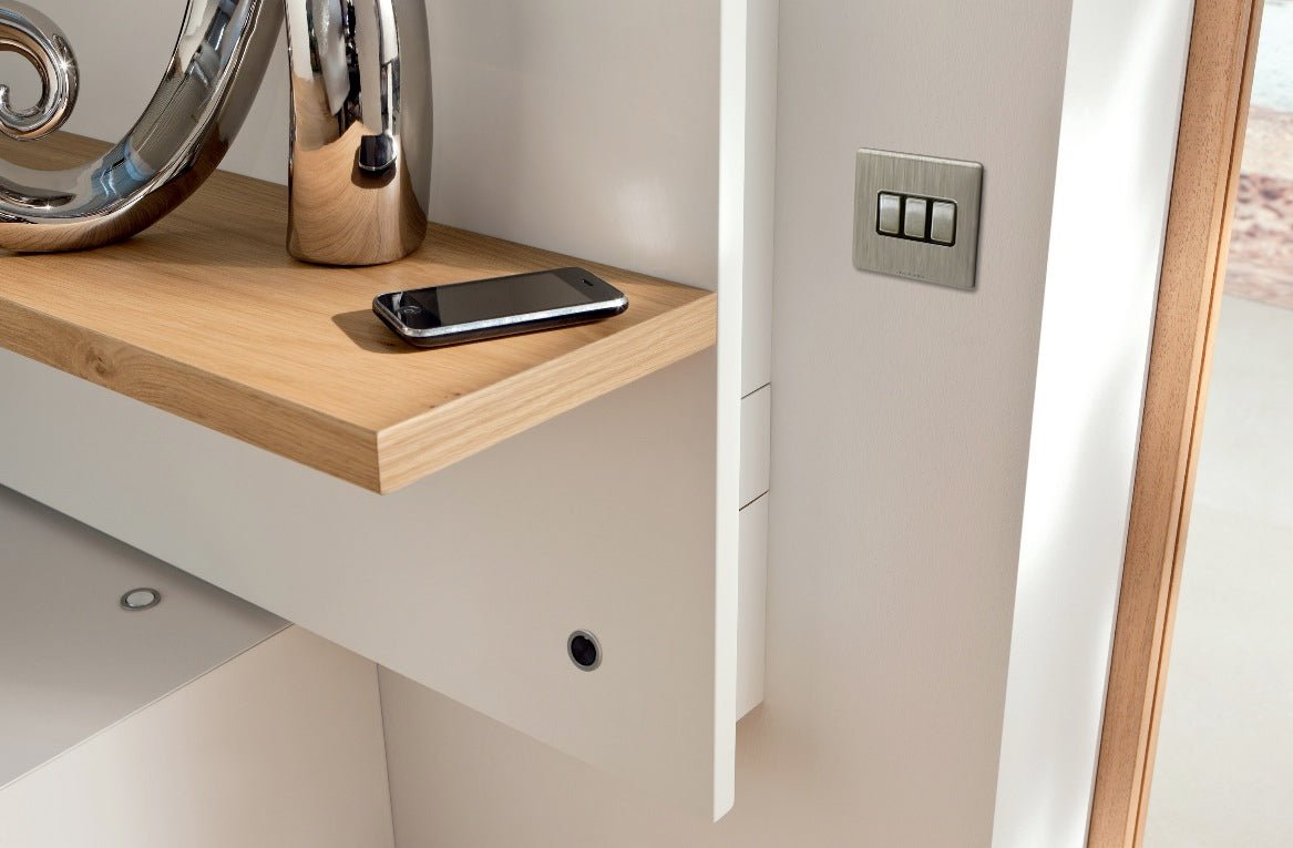 Light Switch 3 Gang 2 Way Gloss Brushed Chrome Wall Switch Screwless Finish - Energy Light Bulbs - Free delivery on all orders
