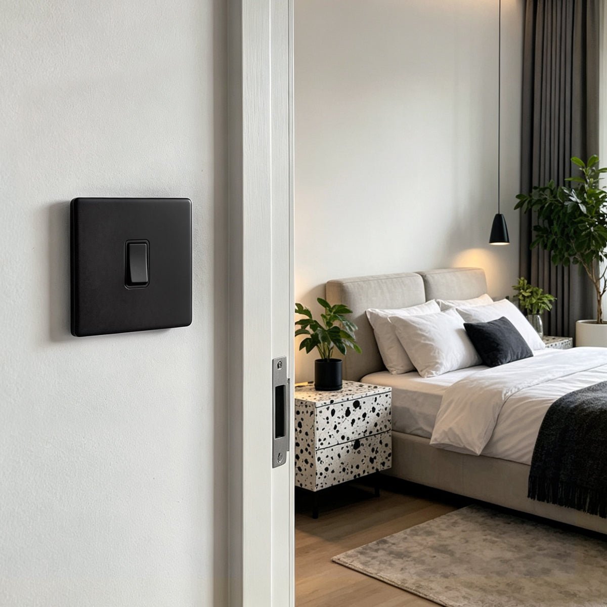 Matt Black Intermediate Light Switch 1 Gang 10A BL313 - Energy Light Bulbs - Free delivery on all orders