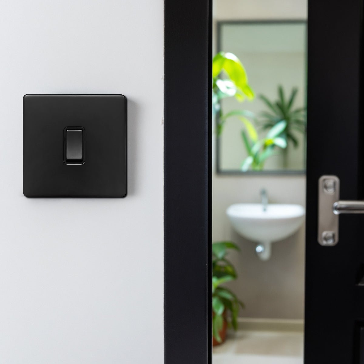 Matt Black Single Light Switch 1 Gang 2 Way Screwless BL302 - Energy Light Bulbs - Free delivery on all orders